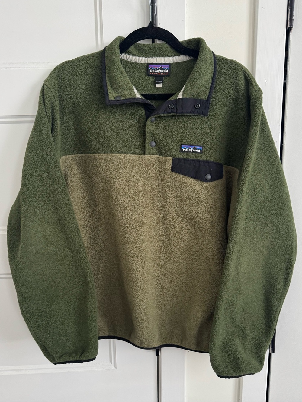 Patagonia Synchilla Lightweight Snap-T Fleece Pullover in FA18 Fatigue Green